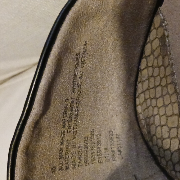 SAM LIBBY FLATS Size 10. - Picture 13 of 13